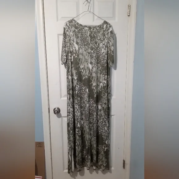 Belle by Kim Gravel Olive and Cream Patterned Maxi Dress - Picture 4 of 6